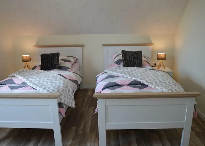 Eifel-charme דירה בירגל